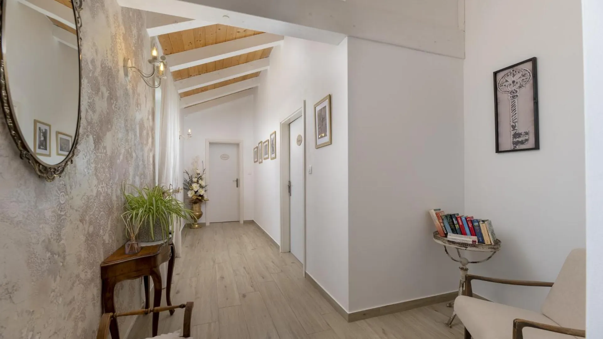 Villa Batelica With Large Garden, Kids Playground And Private Pool لابين
