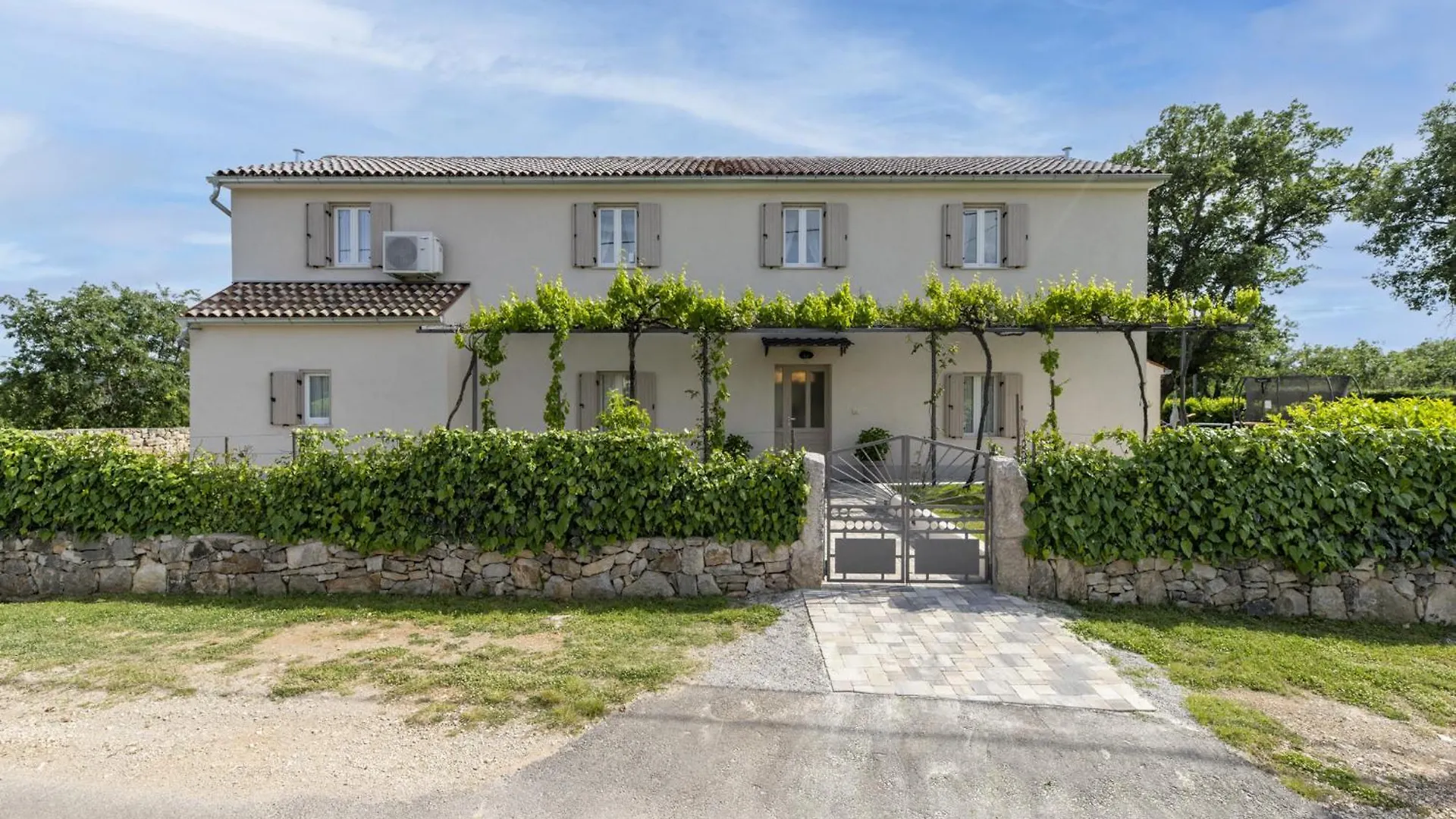 Villa Batelica With Large Garden, Kids Playground And Private Pool لابين كرواتيا