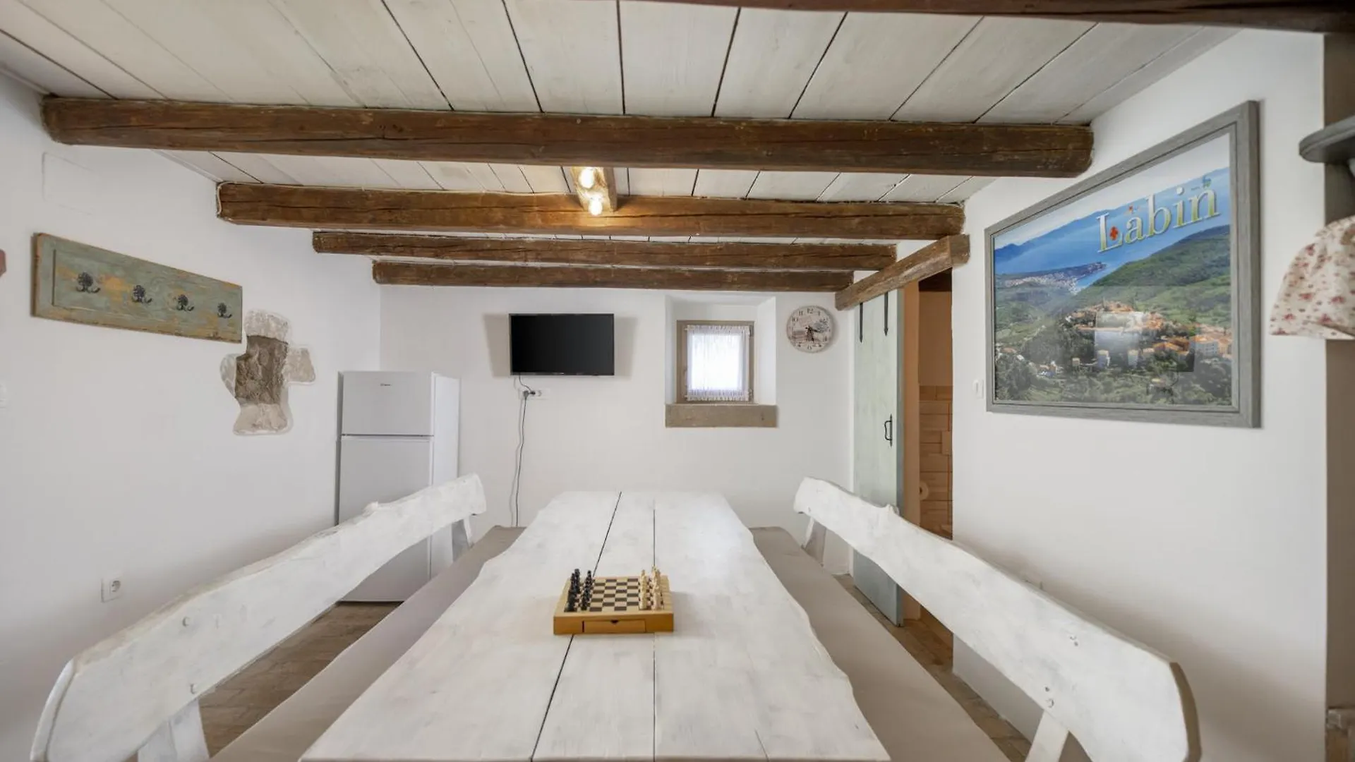 Villa Batelica With Large Garden, Kids Playground And Private Pool لابين