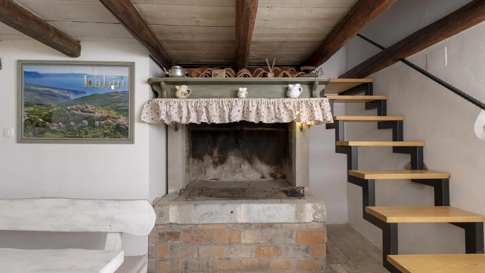 Villa Batelica With Large Garden, Kids Playground And Private Pool لابين