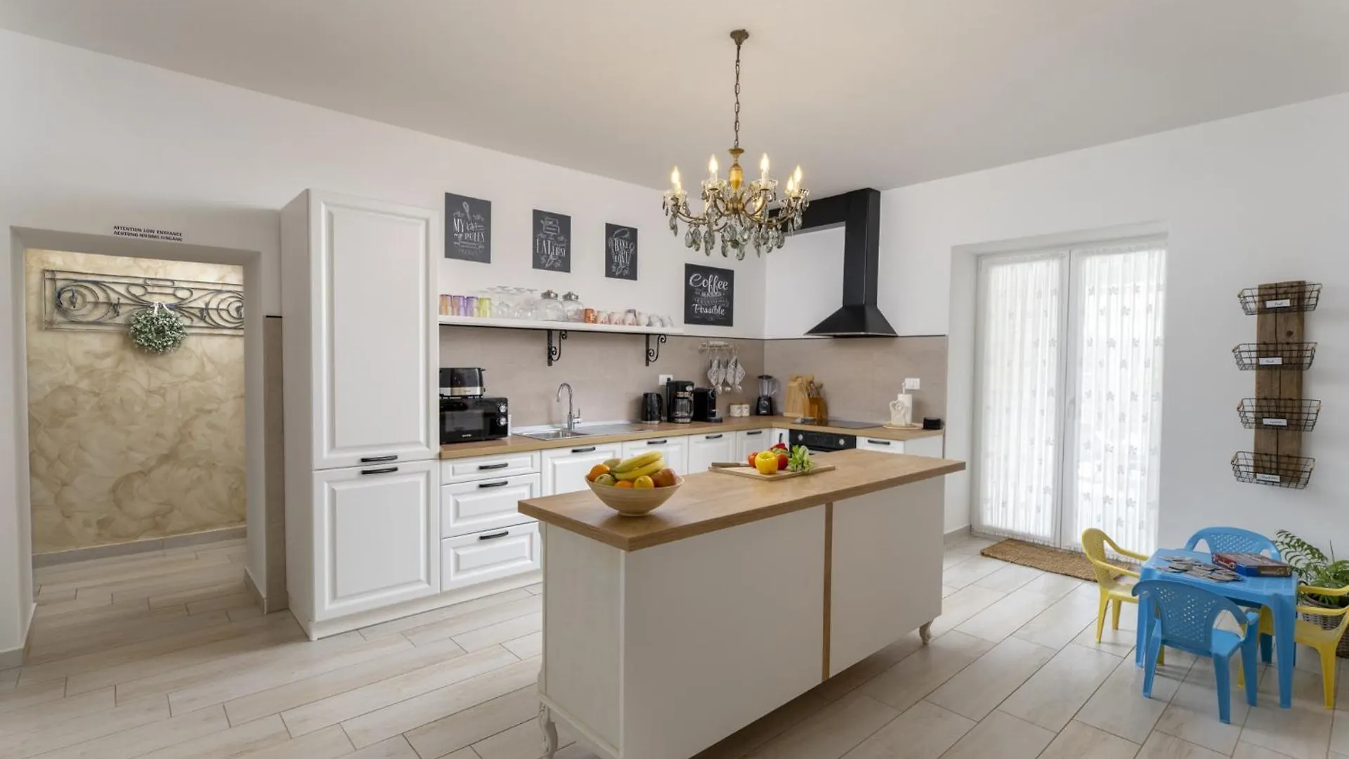 Villa Batelica With Large Garden, Kids Playground And Private Pool لابين