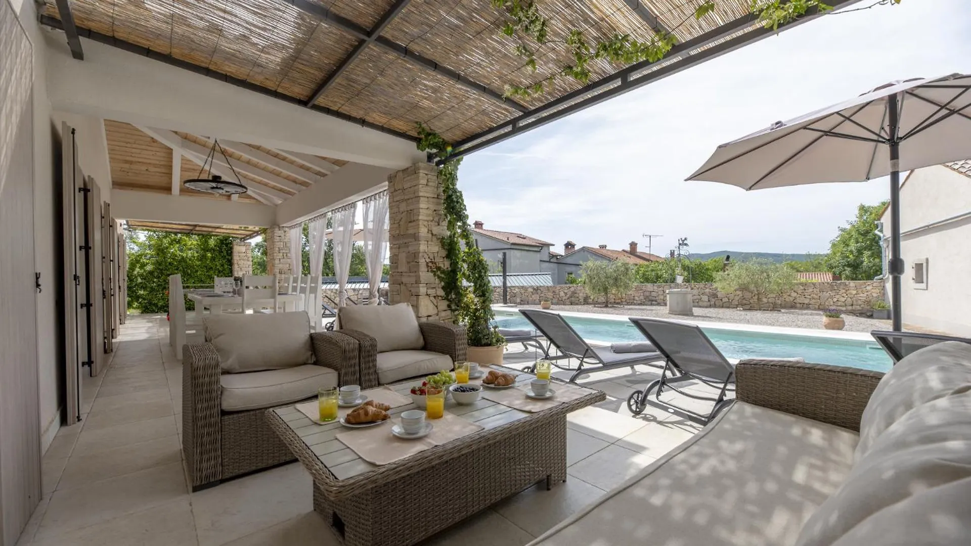 Villa Batelica With Large Garden, Kids Playground And Private Pool لابين 0*,