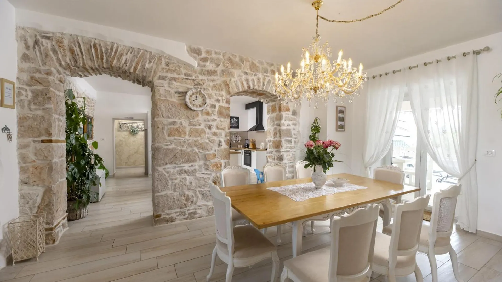 Villa Batelica With Large Garden, Kids Playground And Private Pool 라빈 0*,  크로아티아