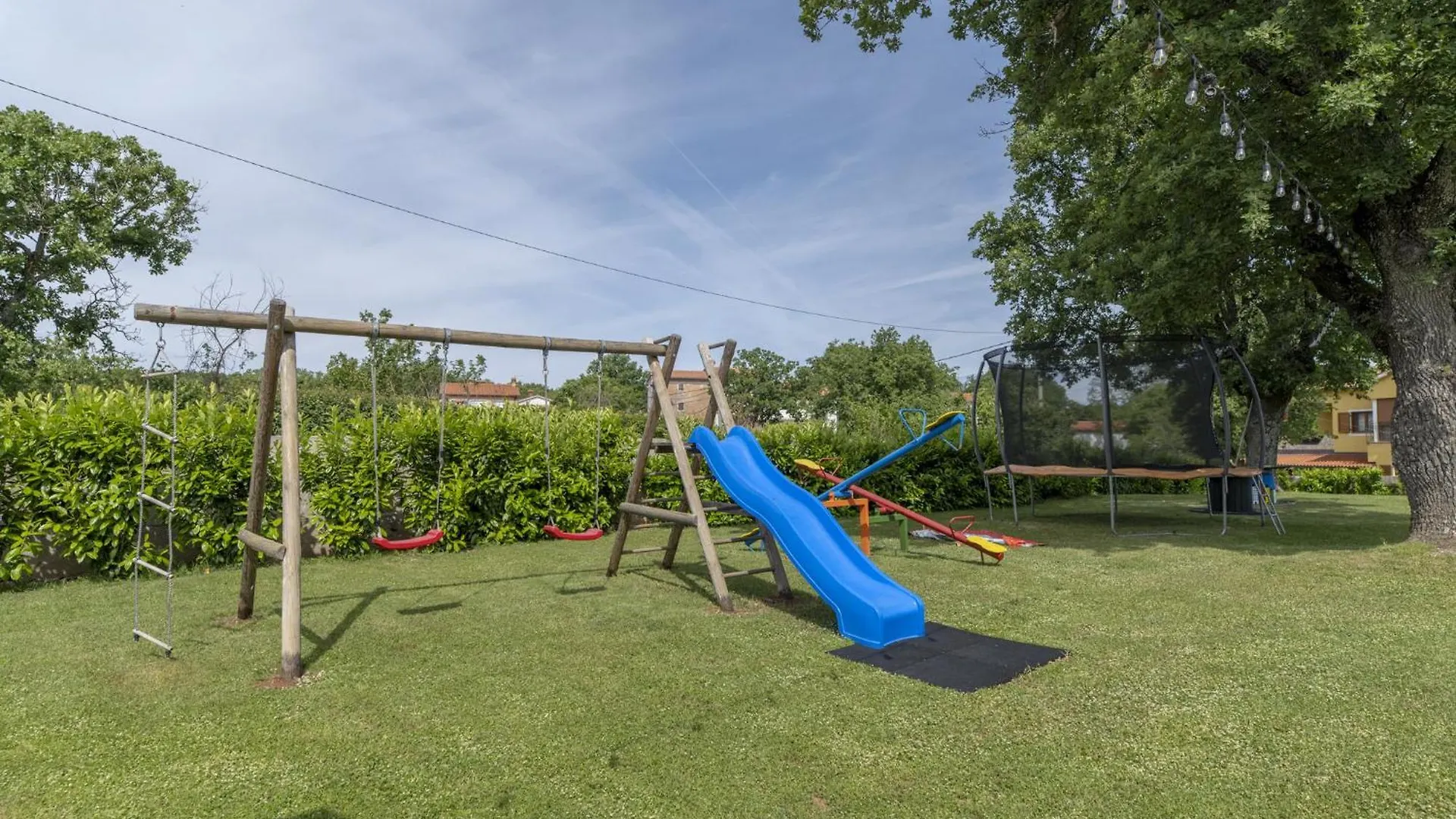 Villa Batelica With Large Garden, Kids Playground And Private Pool 라빈 크로아티아